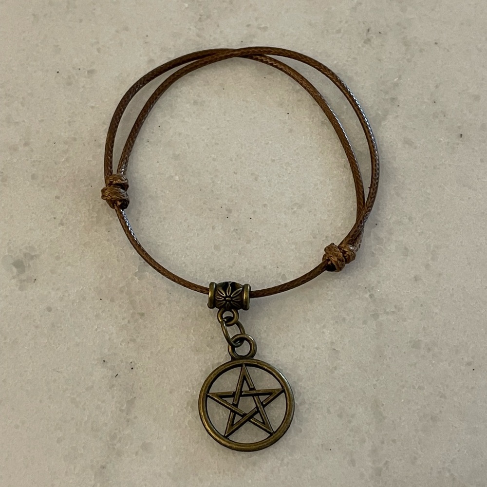 🎁FREE GIFT — Brown Pentagram Bracelet